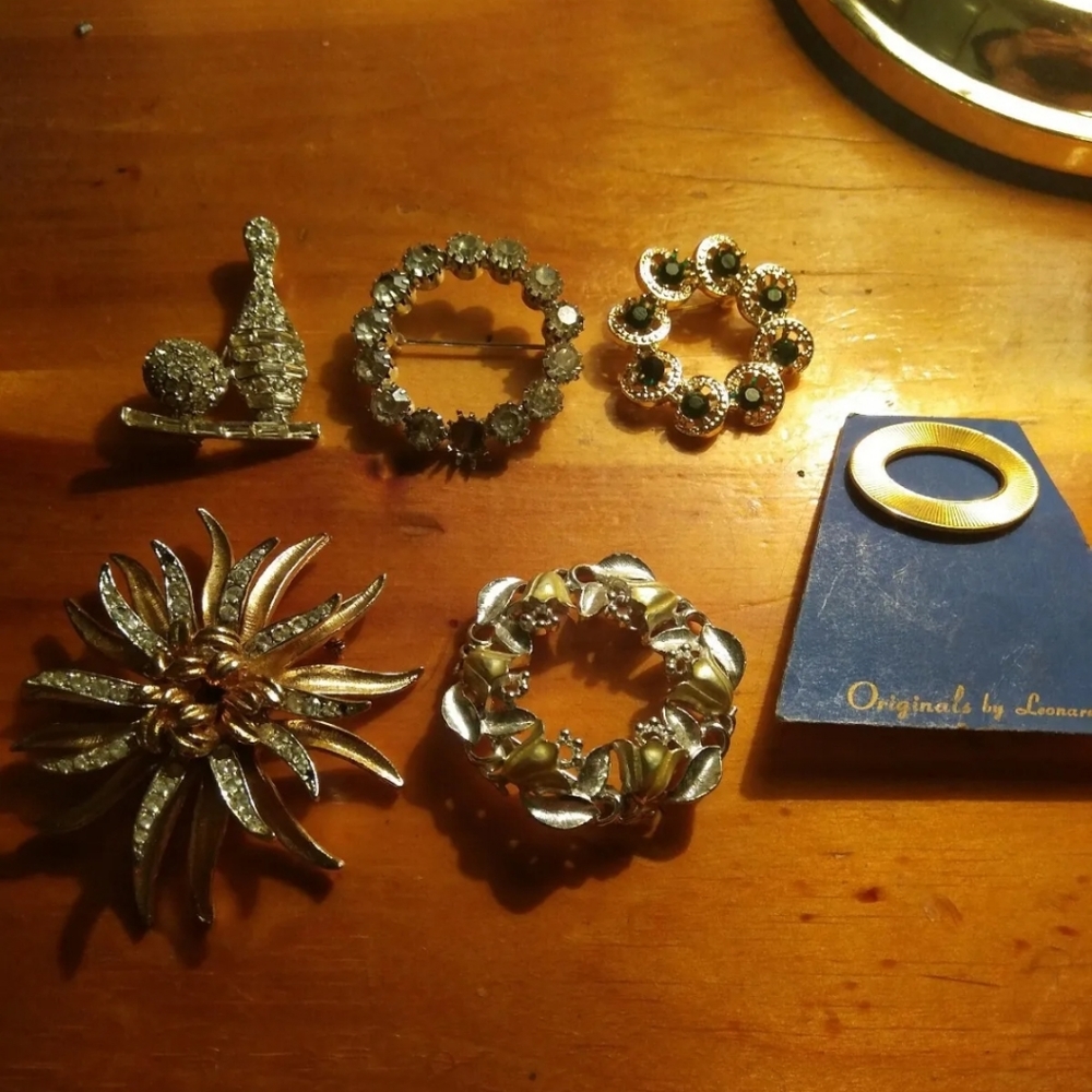 Lot Of Vintage Brooches Including a Coro brooche